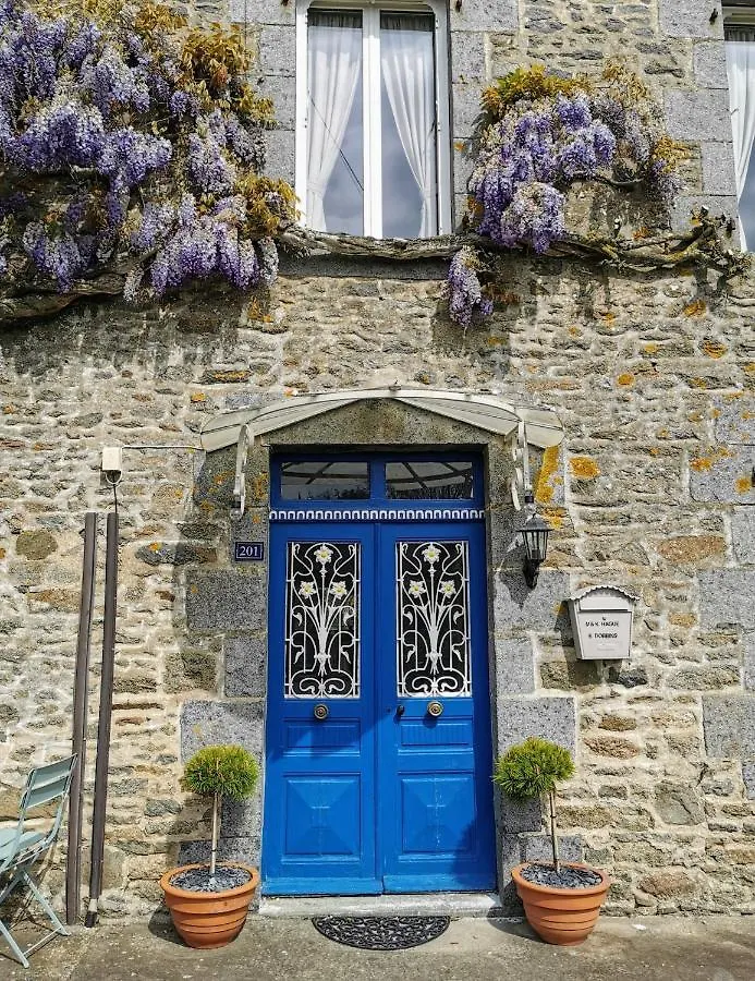 'Les Portes Bleues' Chambres D'Hotes Langourla