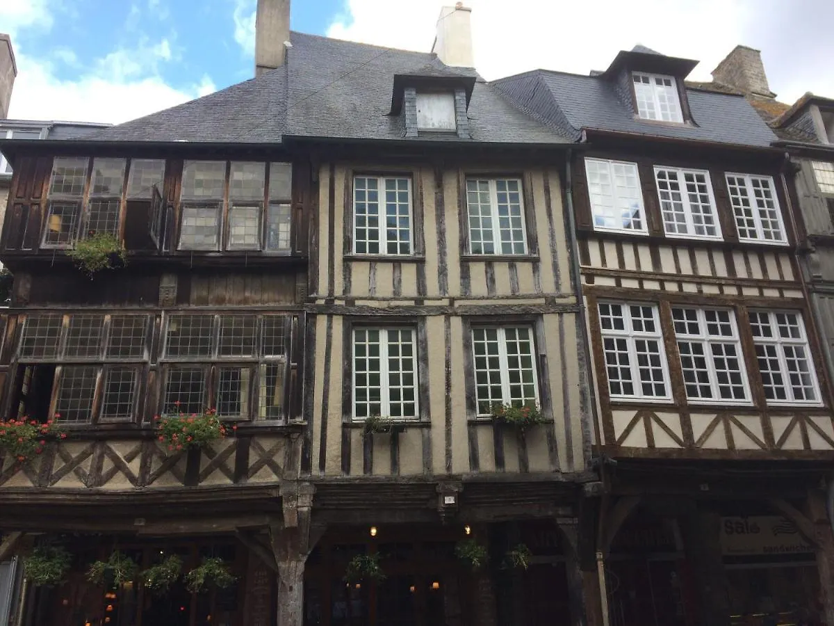 'Les Portes Bleues' Chambres D'Hotes Langourla